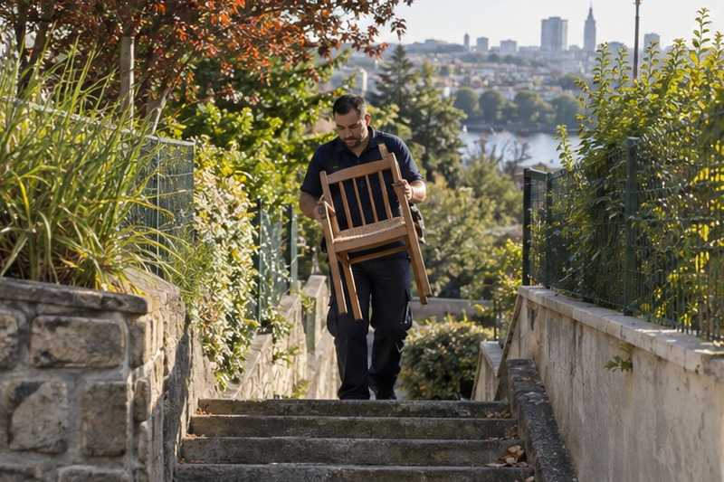 Sente en escalier sur le coteau : chantier Rue Charles Péguy