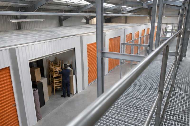 Coursive en mezzanine au-dessus des box : chantier Rue Albert Collinet