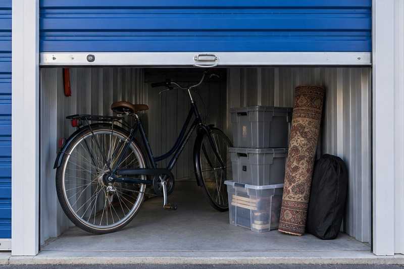 Petit box avec vélo et tapis roulé : chantier Rue Alexandre Dumas