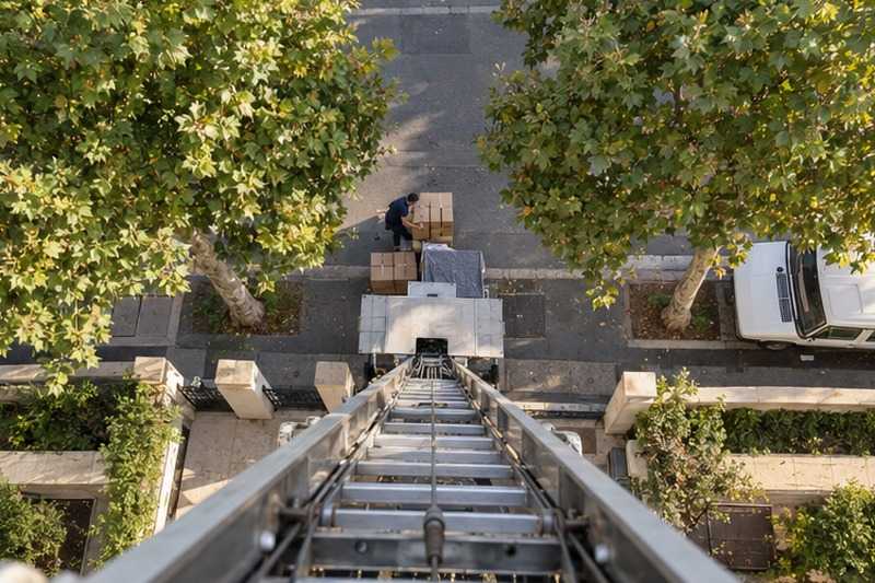 Vue plongeante depuis le sixième étage : chantier Rue Adrien Mentienne