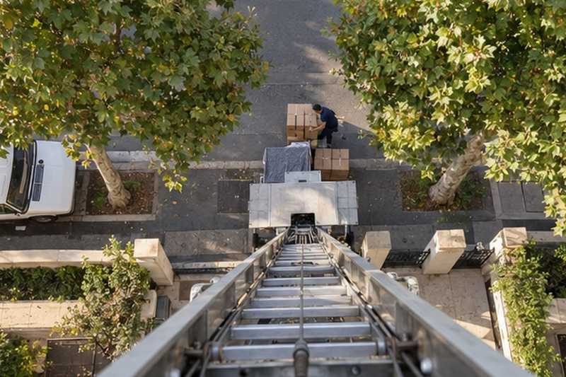 Vue plongeante depuis le sixième étage, Vincennes